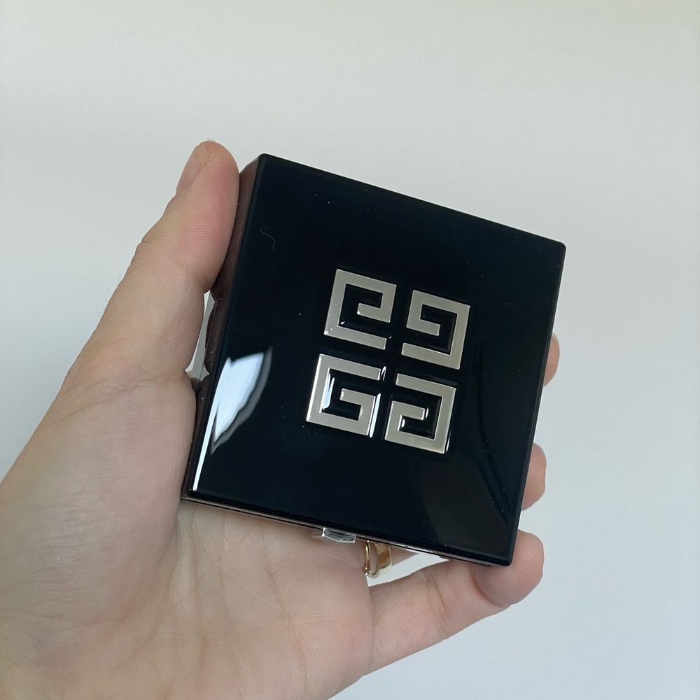 Givenchy Prisme Libre Mattifying & Blurring Setting Powder - Picture 3 of 8